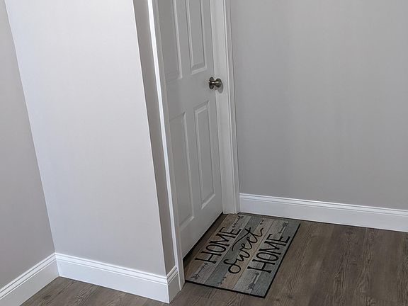 3rd image of 42 Abbott St