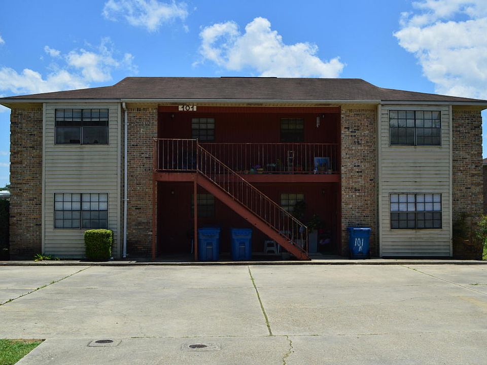 1st image of 101 Vieux Orleans Cir
