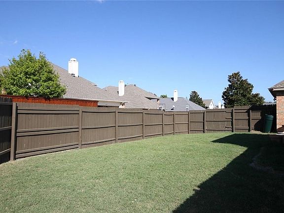 5th image of 2941 Moody Dr
