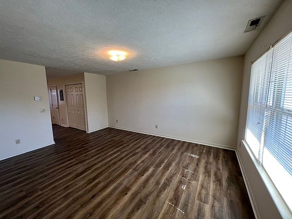 3rd image of 101B Sycamore Ct #101-D