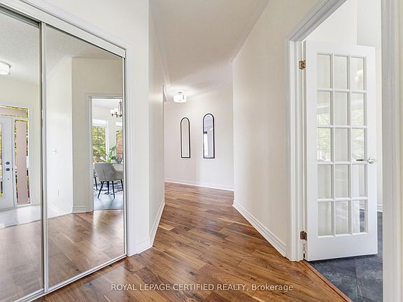 4th image of 515 Hinchey Cres