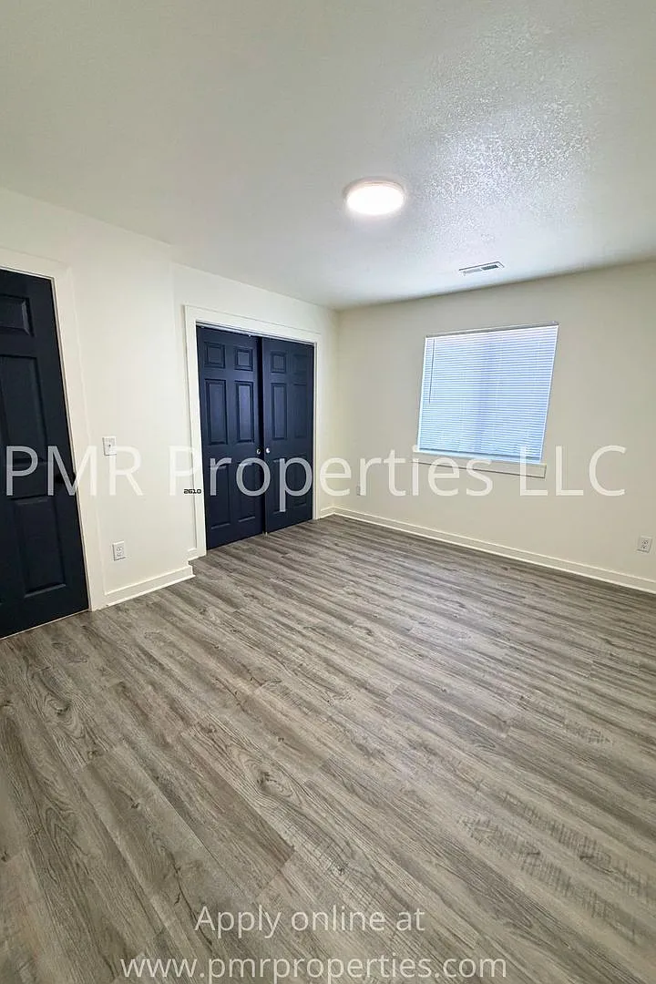 3 Bedrooms / 2 Bathrooms House — Photo 3