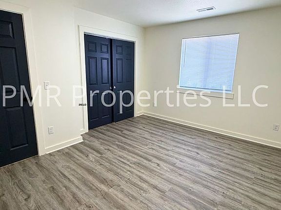 3rd image of 915 S 15th St