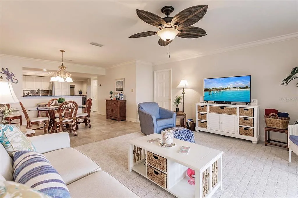 2 bed, 2.0 bath, 1200 sqft, $6,000 — Photo 2