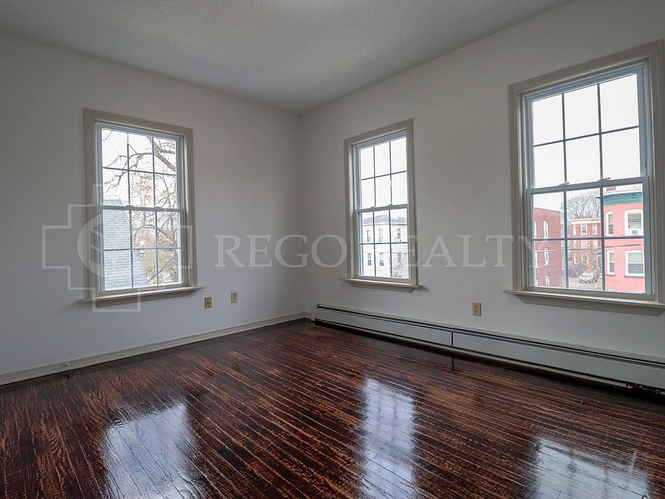1st image of 49 Elliott St APT 3
