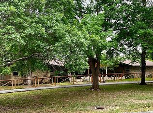 138 Royal Oaks Rd, Kerrville, TX 78028