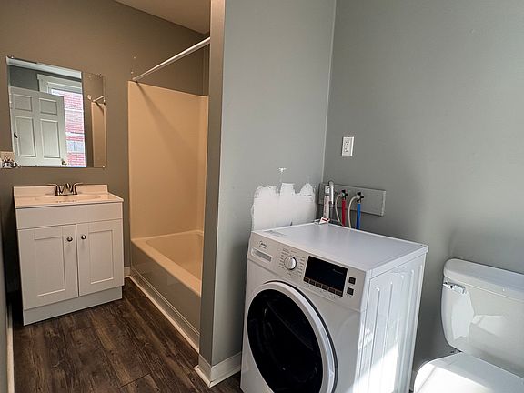 3rd image of 360 Cumberland Ave #1