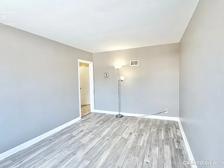 372 Kingsdale Ave #1 — Photo 3