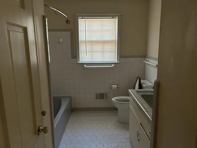 604 Plum Dr #B — Photo 5