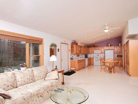 4th image of 3457 133rd Ln NE