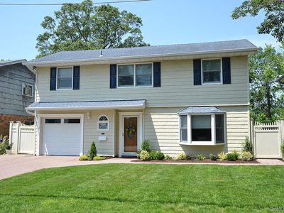 137 Iceland Drive, Huntington Station, NY, 11746