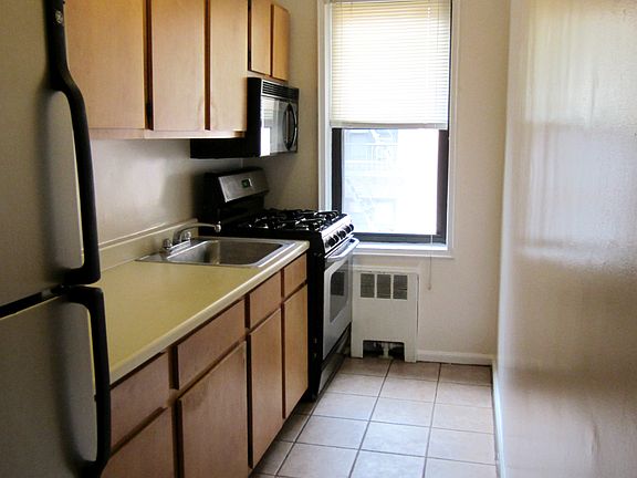 4th image of 16 N Broadway APT 3J