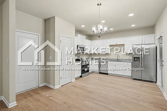 4 bed, 2.5 bath, 1897 sqft, $1,995 — Photo 4