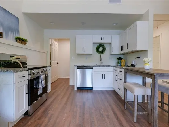 11420 E Simpson Ave, Independence, MO 64054