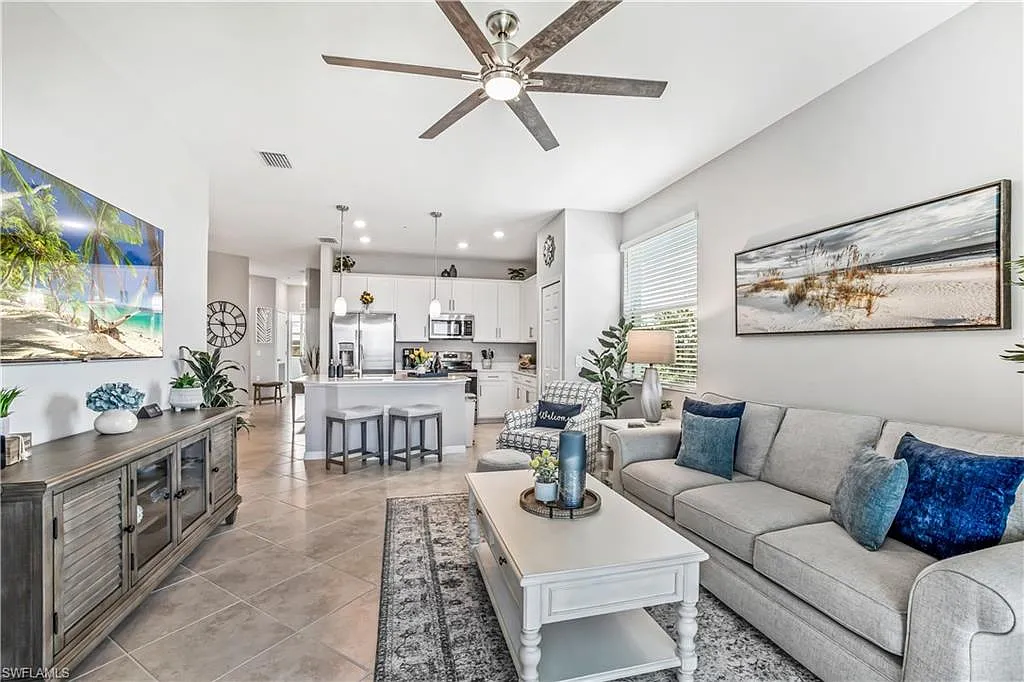 2 bed, 2.0 bath, 1301 sqft, $6,500 — Photo 2