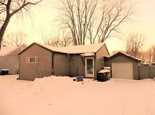 948 Cozy Ln, Oshkosh, WI 54901