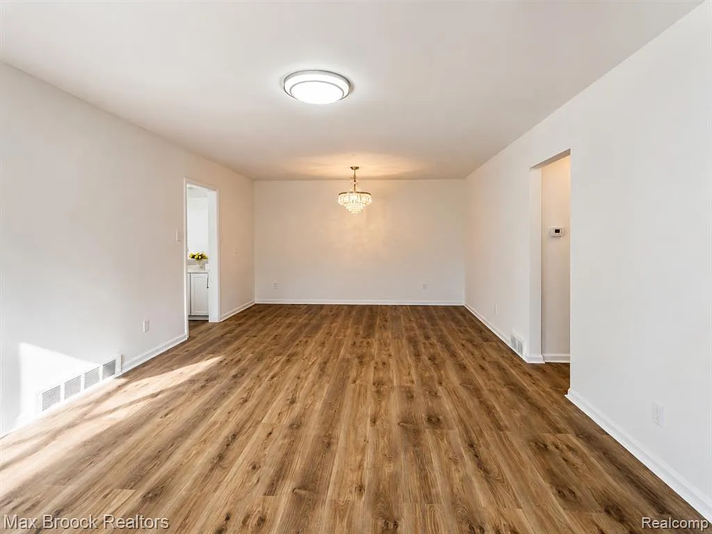 Wallace Dr, Southfield — Photo 1