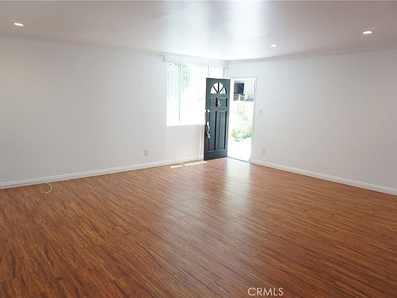 4th image of 4610 Densmore Ave Unit 20