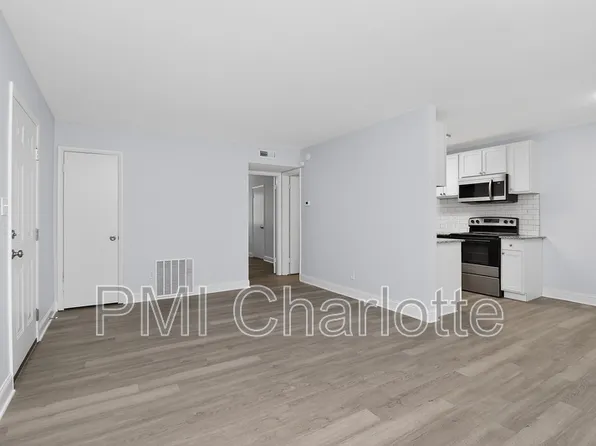 831 McAlway Rd, Charlotte, NC 28211