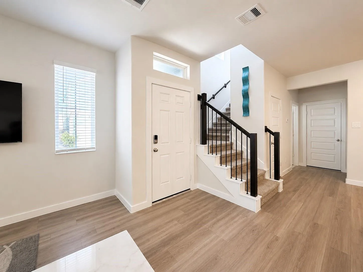 3 bed, 2.5 bath, 1749 sqft, $2,600 — Photo 4