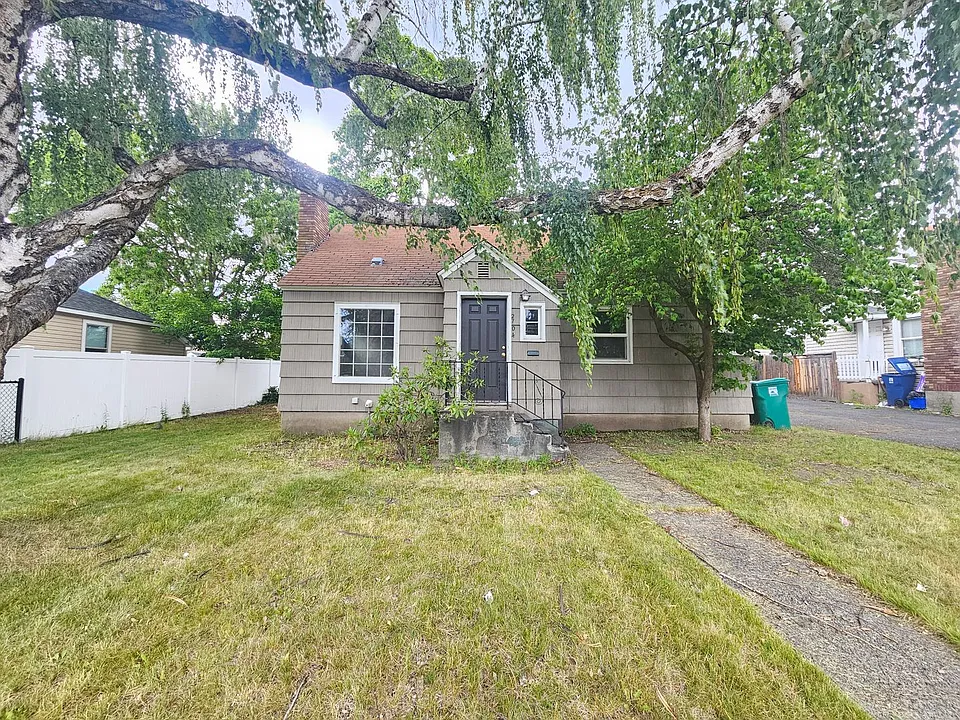 2704 W Garland Ave