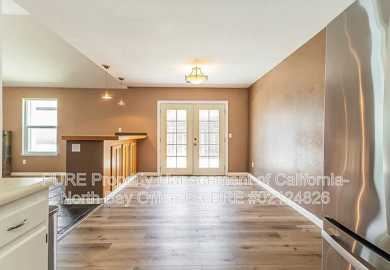 2048 Pinercrest Dr — Photo 5