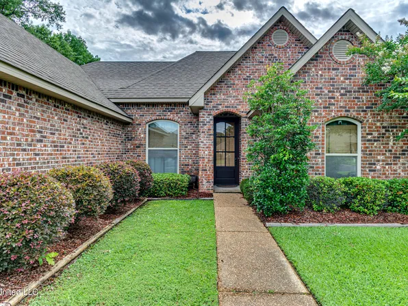 127 Woodridge Dr, Pearl, MS 39208