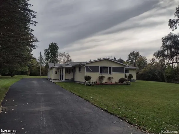 6298 Lake Rd, Millington, MI 48746