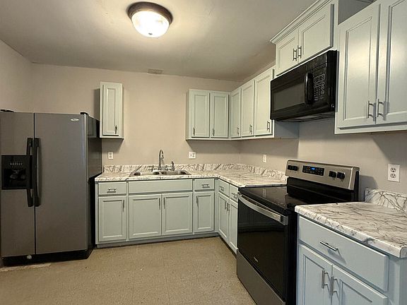 4th image of 205 Knoxville Rd