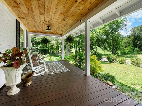 2nd image of 489 Turkey Creek Rd