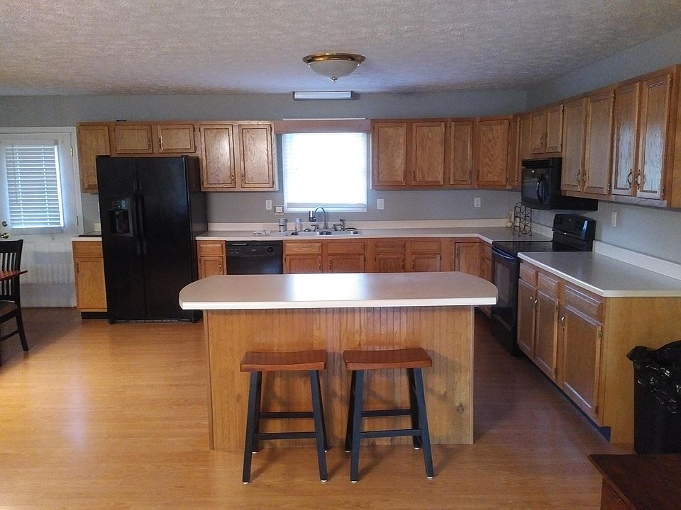 2nd image of 442 Campground Rd