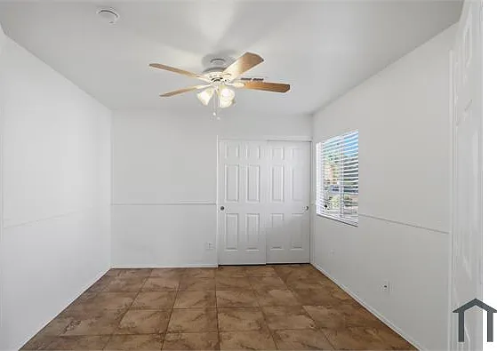 948 E Laredo St — Photo 11