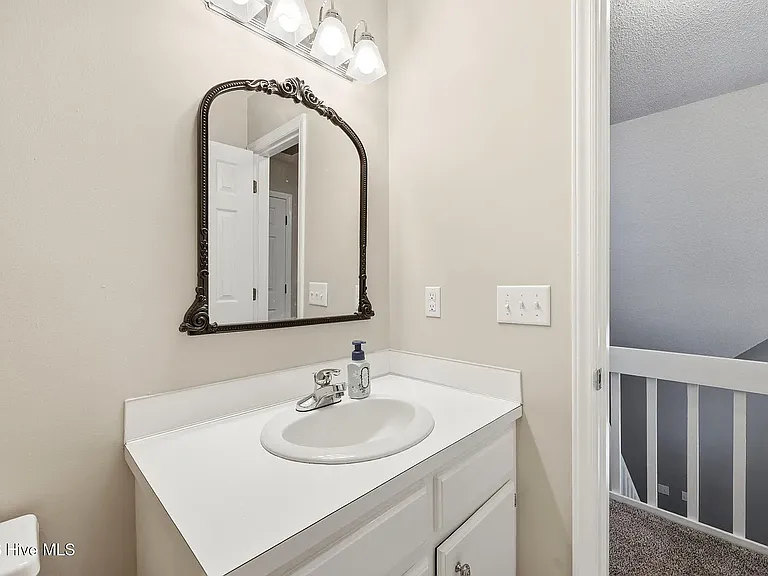 2117 Canyon Dr — Photo 19