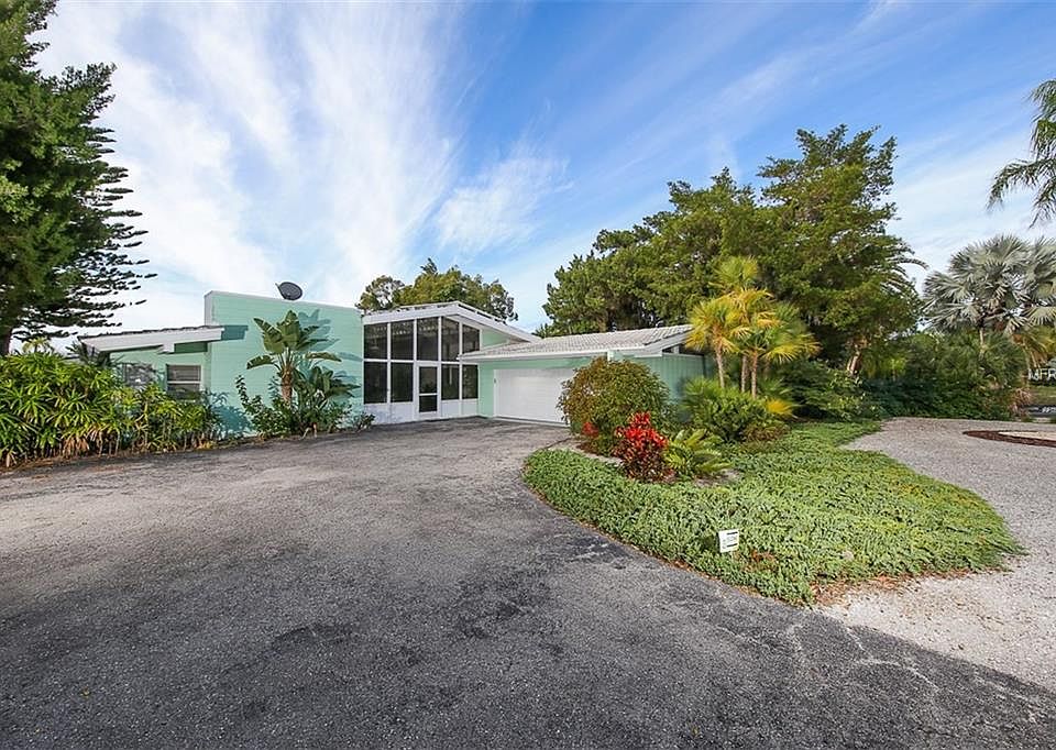 1st image of 285 Green Dolphin Dr
