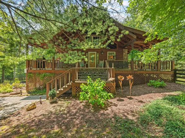 451 Spruce Creek Dr, Jamestown, TN 38556