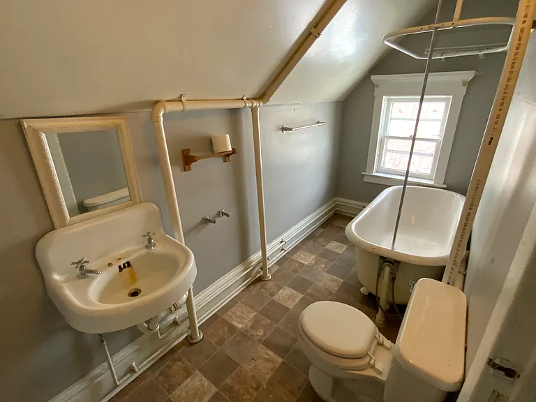5 bed, 2.0 bath, 1544 sqft, $1,795 — Photo 55