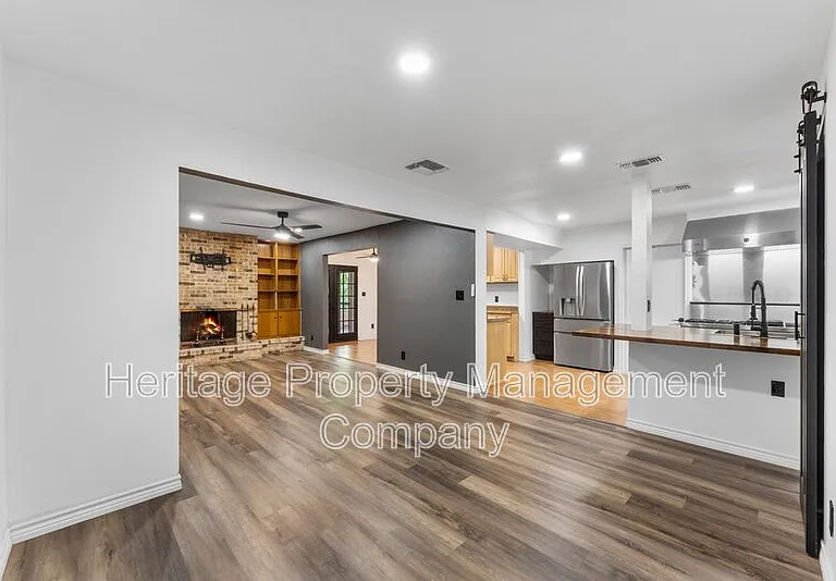3614 Versailles Dr — Photo 9