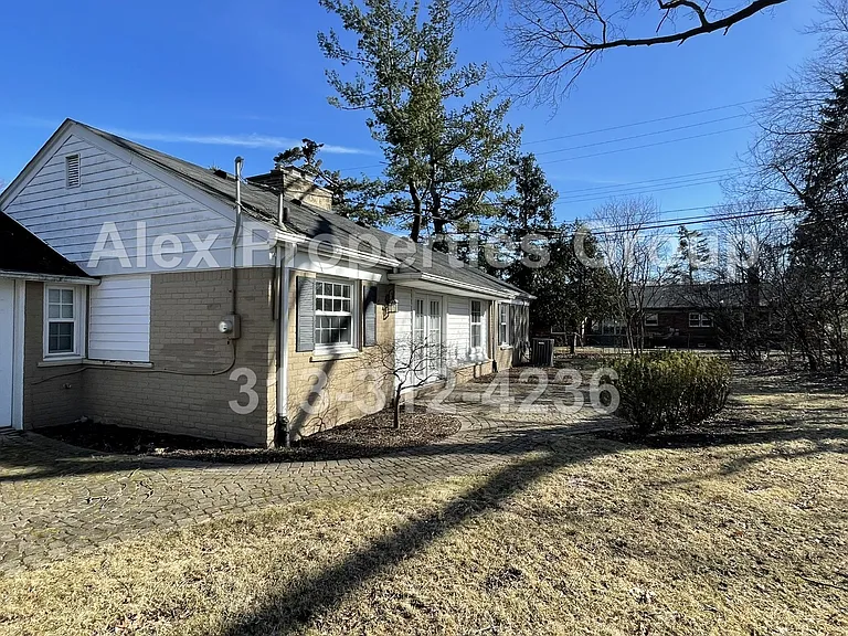 31045 Sheridan Dr — Photo 19