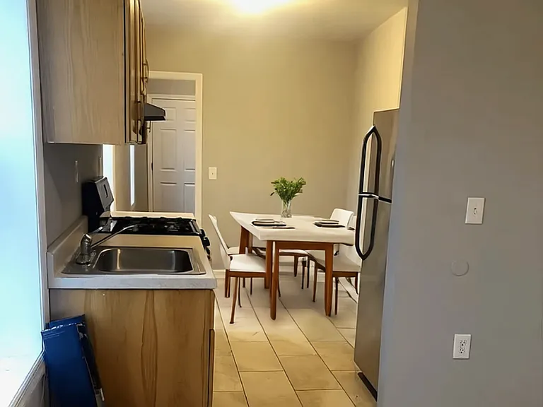 215 Summit Ave #8 — Photo 3