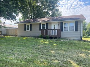 860 E Front St, Kidder, MO 64649