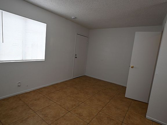 3rd image of 302 Eastminister Ct APT 1