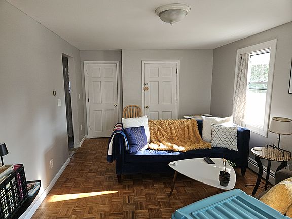 4th image of 43 Courtland St #1
