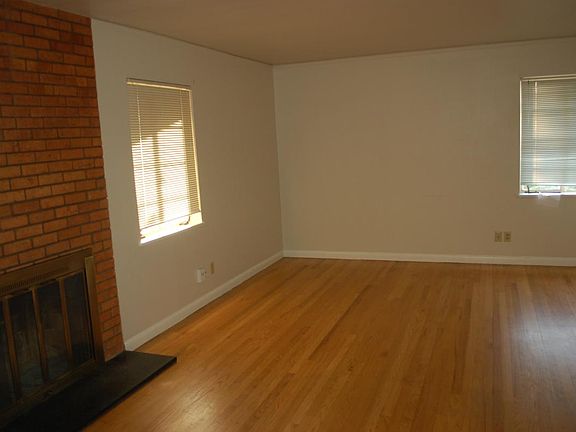 2nd image of 321 Cahill Oval