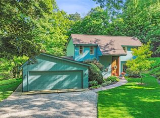 285 Deerpath Rd, New Kensington, PA 15068