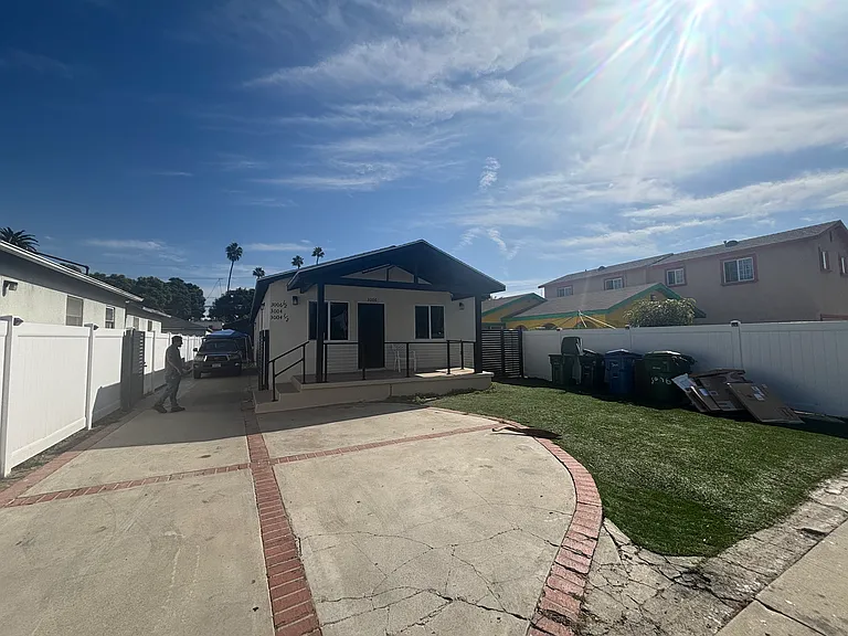 3006 S Palm Grove Ave #1 — Photo 1