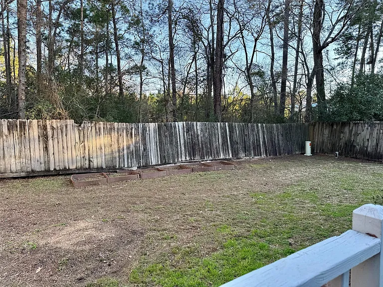 4006 Hunnington Dr — Photo 9