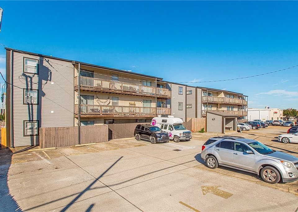 1st image of 2301 Edenborn Ave APT 709