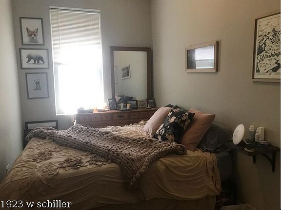 5th image of 1923 W Schiller St #1216