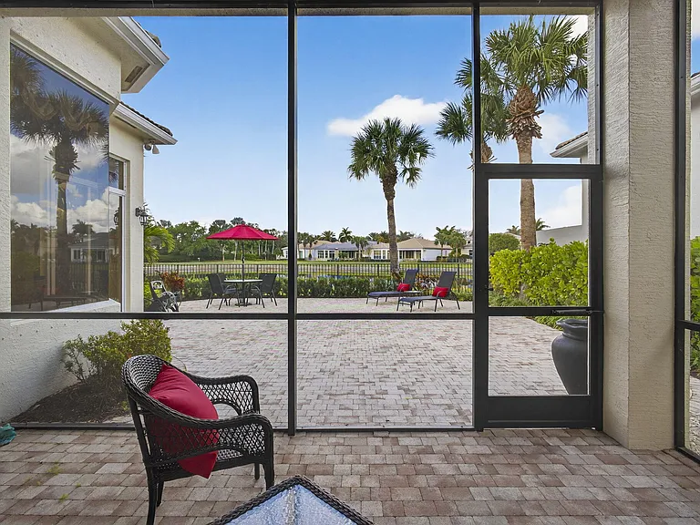 207 Andalusia Dr — Photo 28
