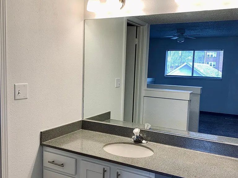 Seven65 Lofts — Photo 10
